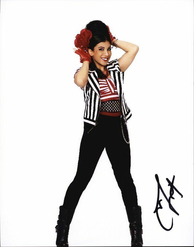 Chrissie Fit authentic signed celebrity 8x10 Photo Poster painting W/Cert Autographed D12