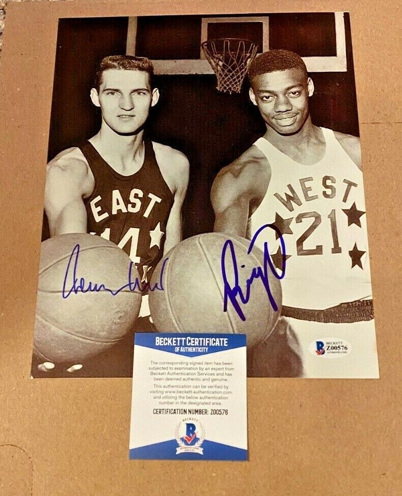 JERRY WEST -OSCAR ROBERTSON SIGNED 8X10 Photo Poster painting BECKETT CERTIFIED