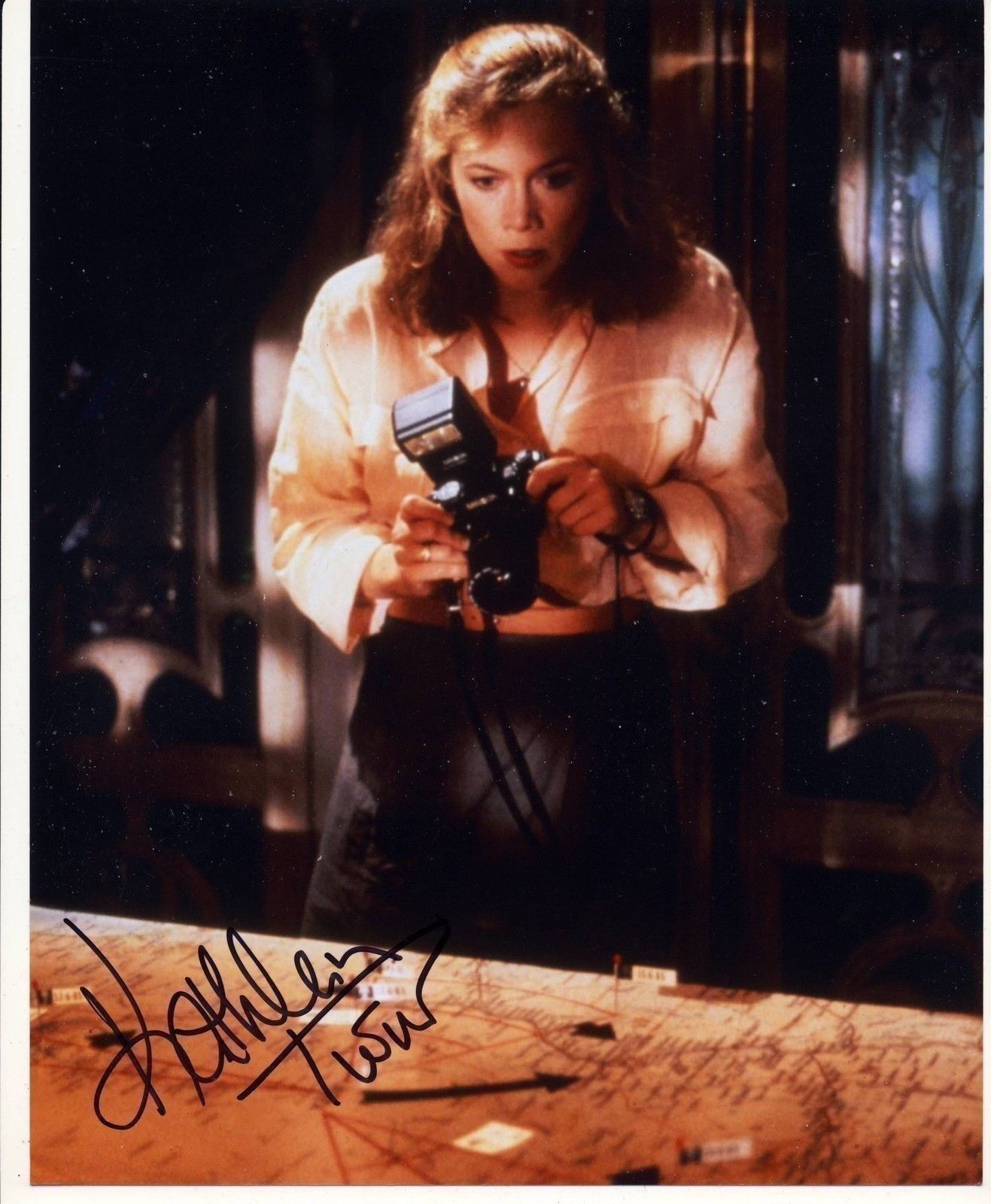 Kathleen Turner Autograph ROMANCING THE STONE Signed 10x8 Photo Poster painting AFTAL [5433]