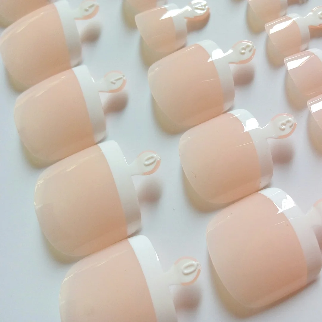 24Pcs Lady Artificial False Toenails Gradient Red Gold Foil Fake Toe Nails With Design DIY Foot Nail Art Tips Manicure Tools-Nail Inspo