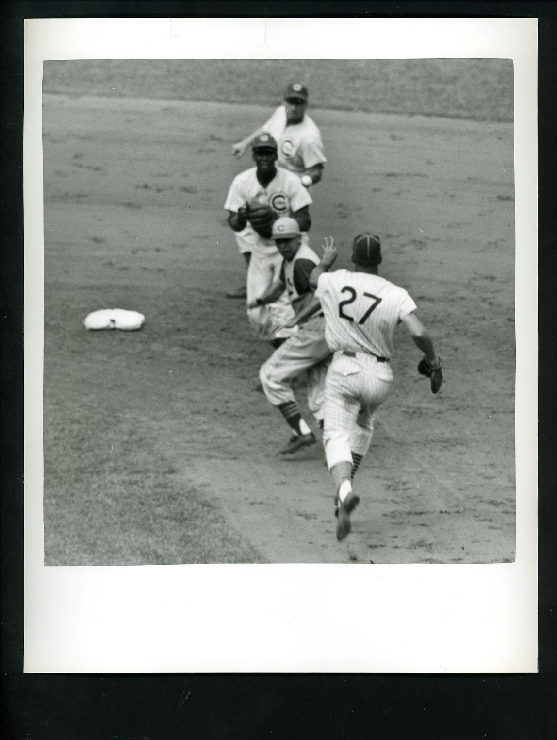 Ernie Banks Dale Long Johnny Temple 1957 Press Photo Poster painting Chicago Cubs Reds