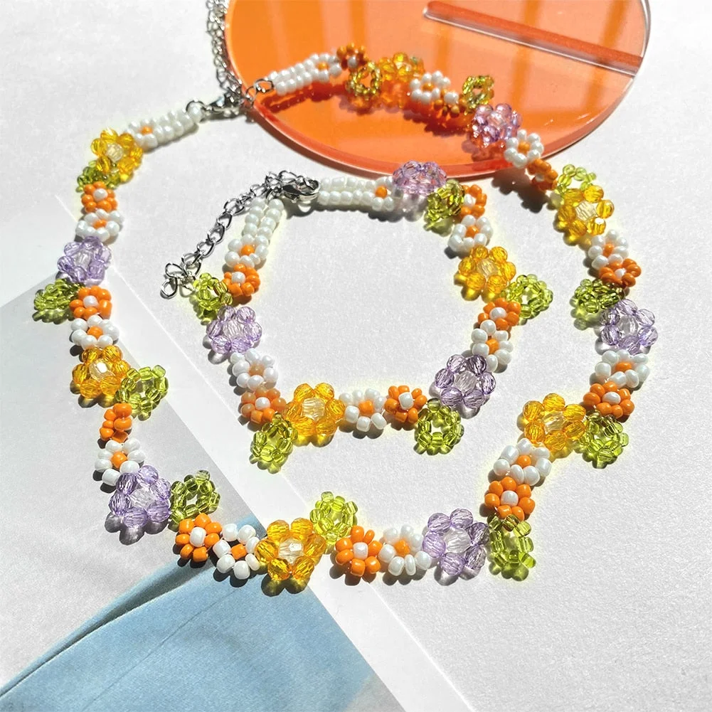 Dvacaman Korean Trendy Colorful Little Daisy Flower Beaded Necklace for Women Boho Acrylic Bead Clavicle Necklace Choker Jewelry