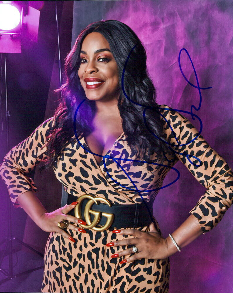 Niecy Nash signed 8x10 Photo Poster painting