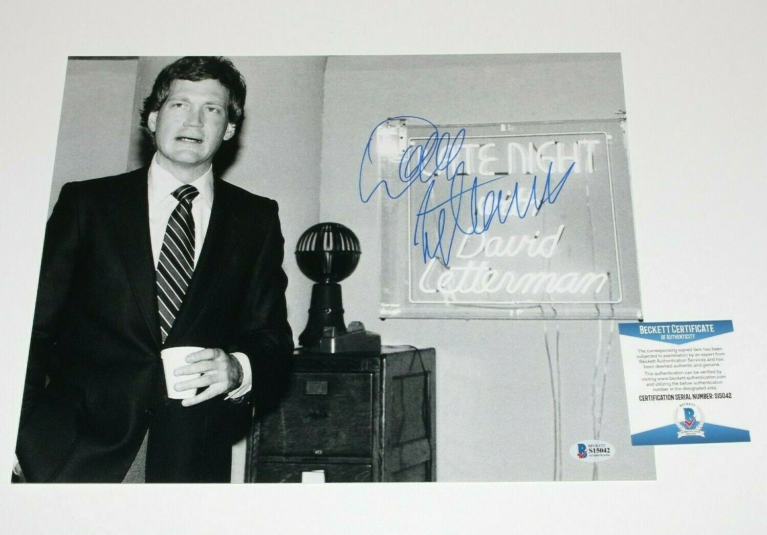 LATE NIGHT HOST DAVID LETTERMAN SIGNED 11x14 Photo Poster painting BECKETT BAS COA SHOW WITH