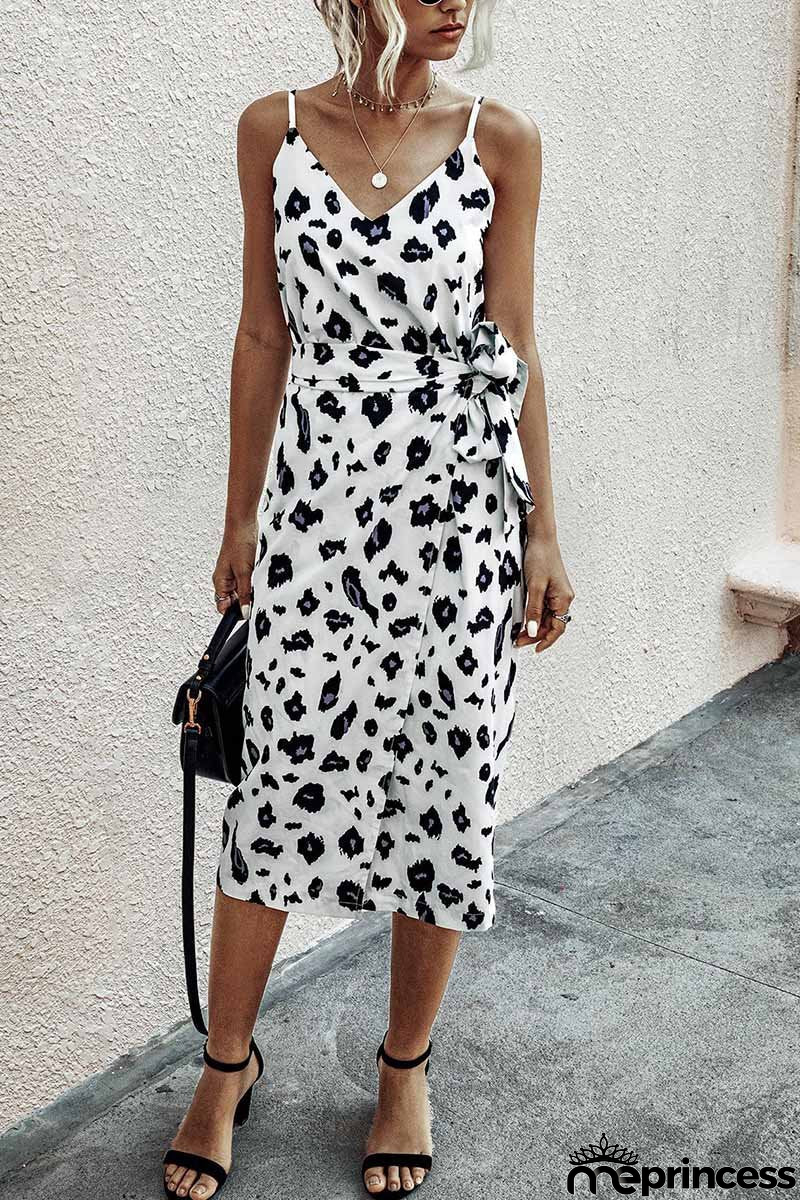 Feminine and light Dress