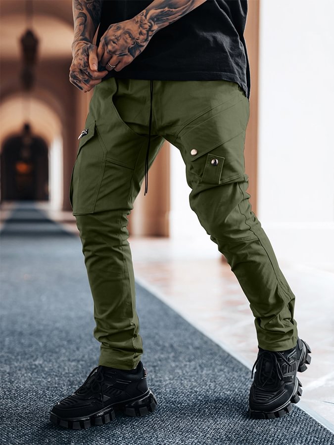 Cargo Pants in Olive
