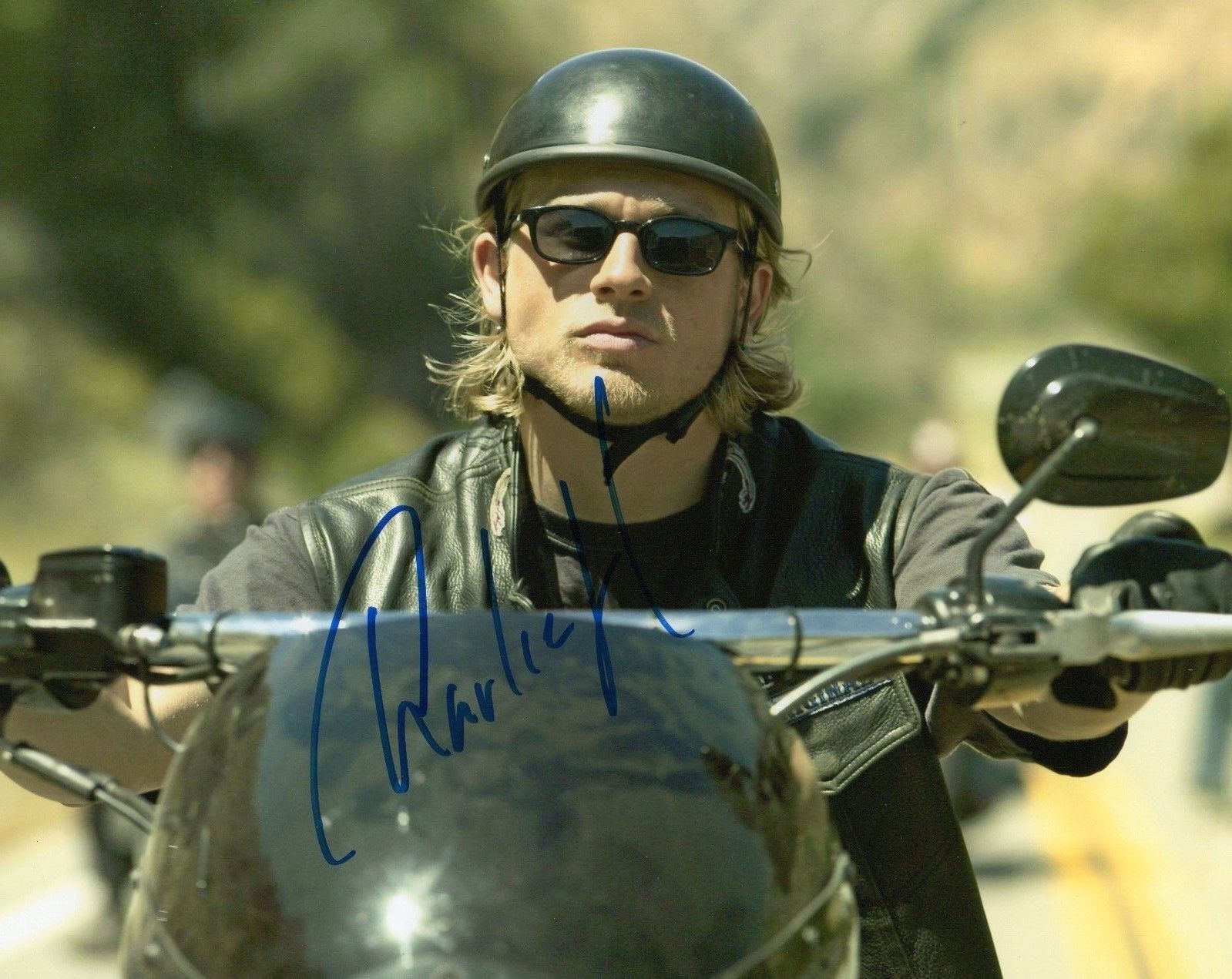 CHARLIE HUNNAM AUTOGRAPHED SIGNED A4 PP POSTER Photo Poster painting PRINT 11