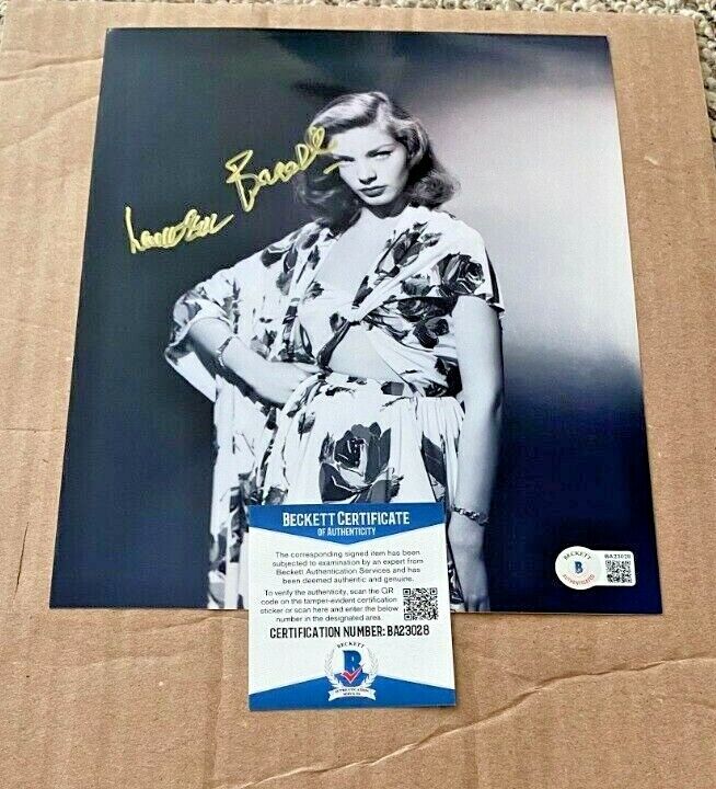 LAUREN BACALL SIGNED SEXY 8X10 Photo Poster painting BECKETT CERTIFIED #11