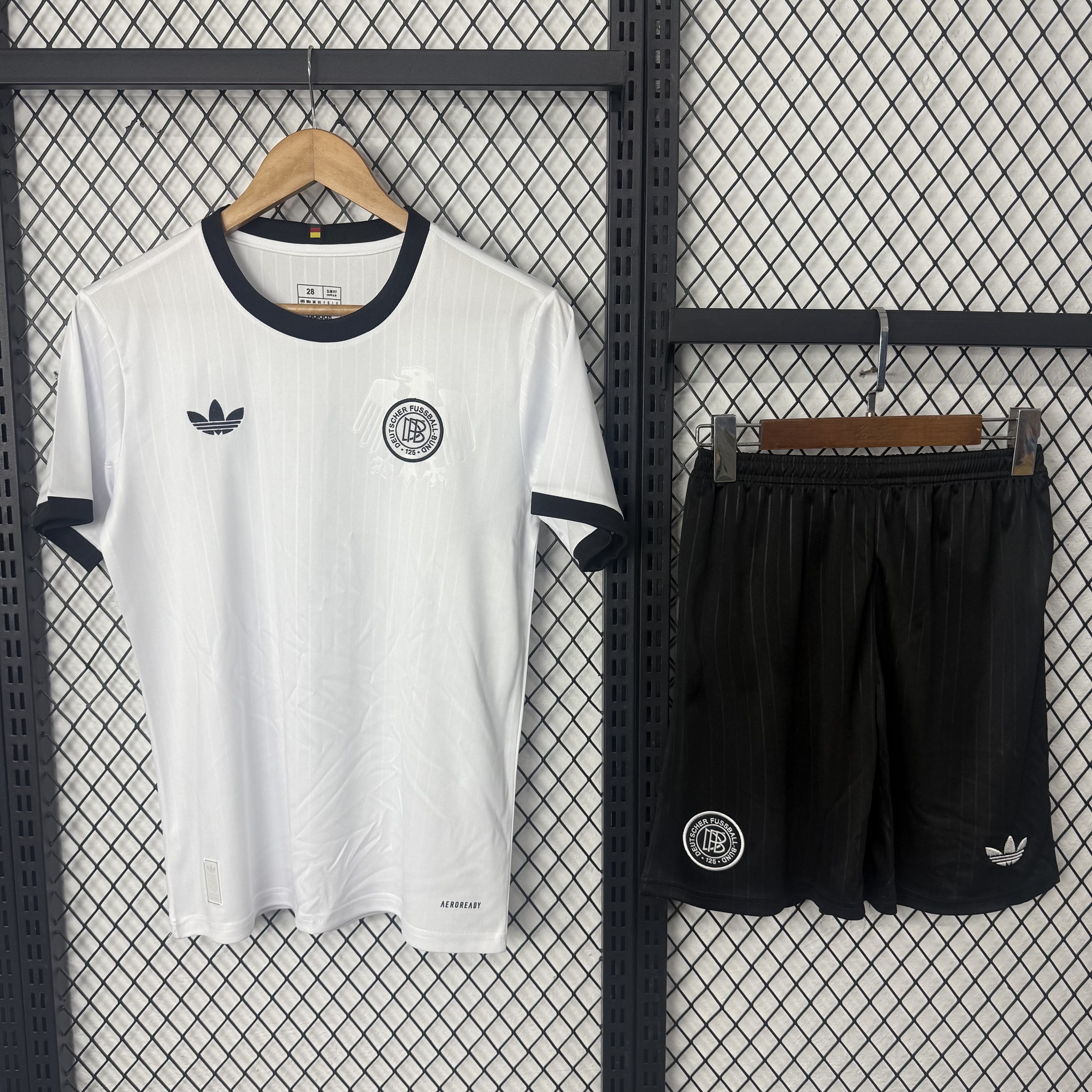 KIDS-25/26-125Y-GER-WHT-A01059