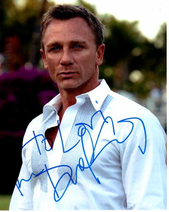 DANIEL CRAIG Autographed Signed 8x10 JAMES BOND 007 Photo Poster paintinggraph - To Lori