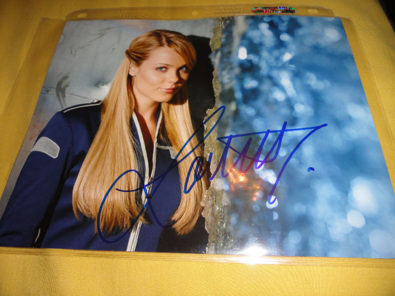 V  Smallville Laura Vandevoort Autographed Singed 8x10 Photo Poster painting COA