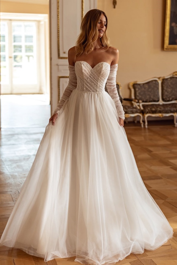 Sweetheart Tulle  White Beadings Wedding Dress With Long Sleeves | ZT0594