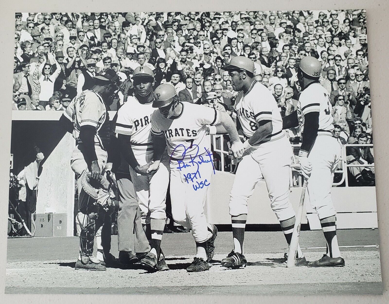 Autographed Bob Robertson Pittsburgh Pirates 11x14 Photo Poster painting