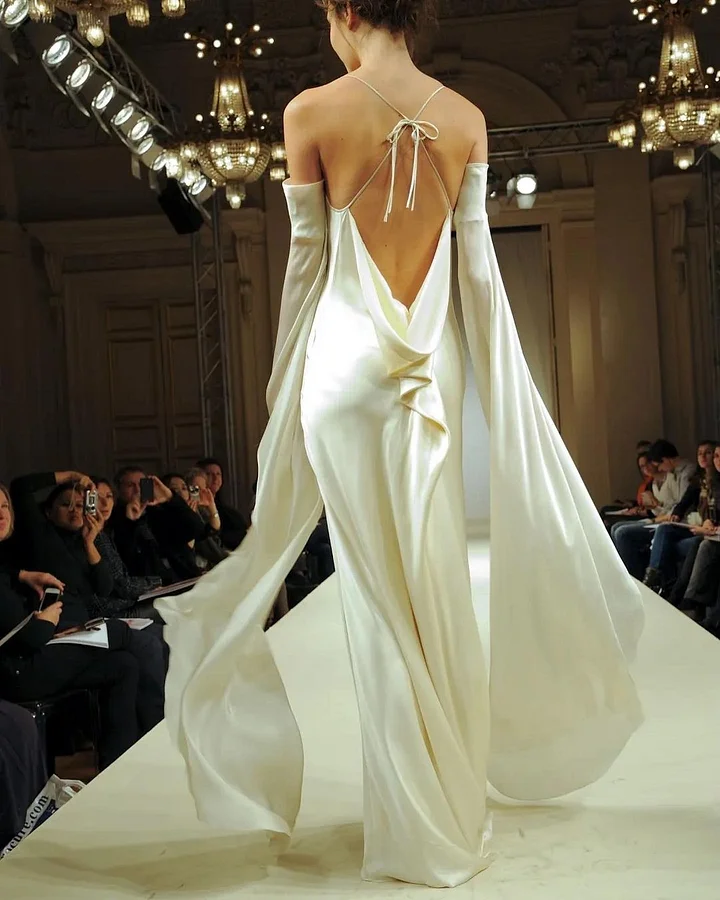 Flowy Ivory Spaghetti Straps Wedding Dress Sleeveless Floor Length