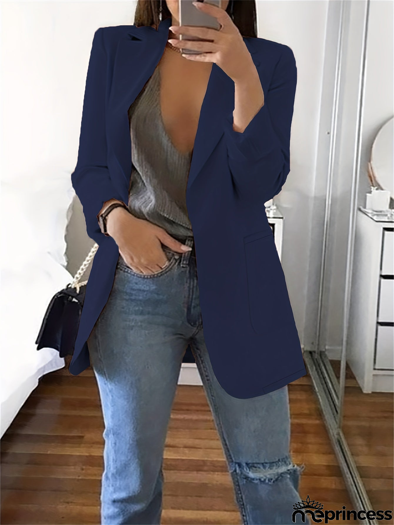 Effortless and Trendy Blazer