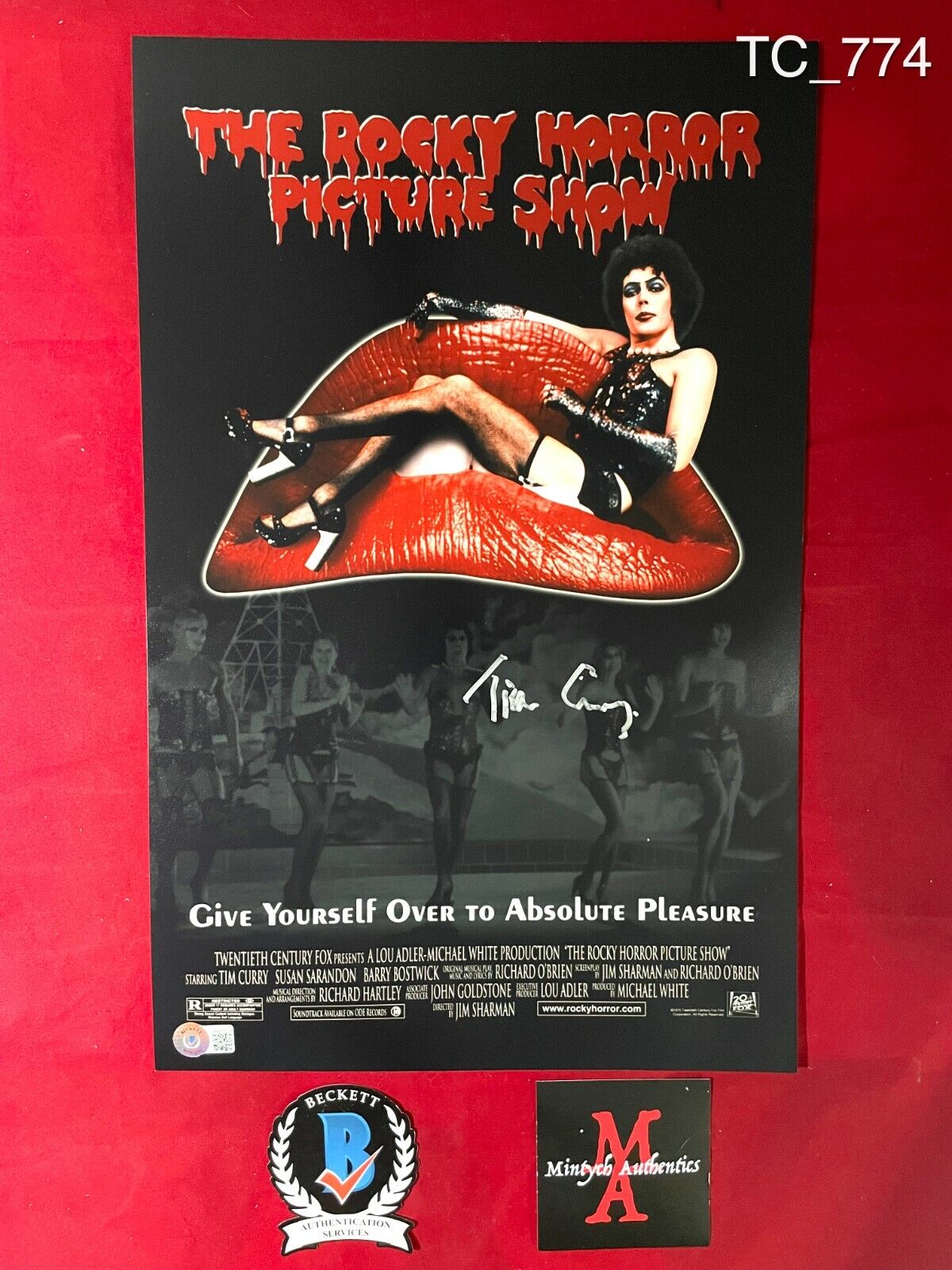 TIM CURRY AUTOGRAPHED SIGNED 11x17 Photo Poster painting! ROCKY HORROR PICTURE SHOW! BECKETT!