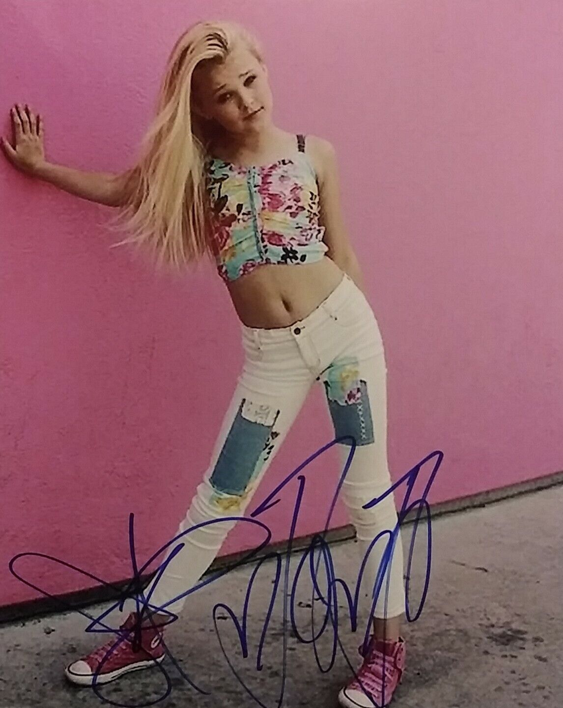 Jojo siwa signed 8x10