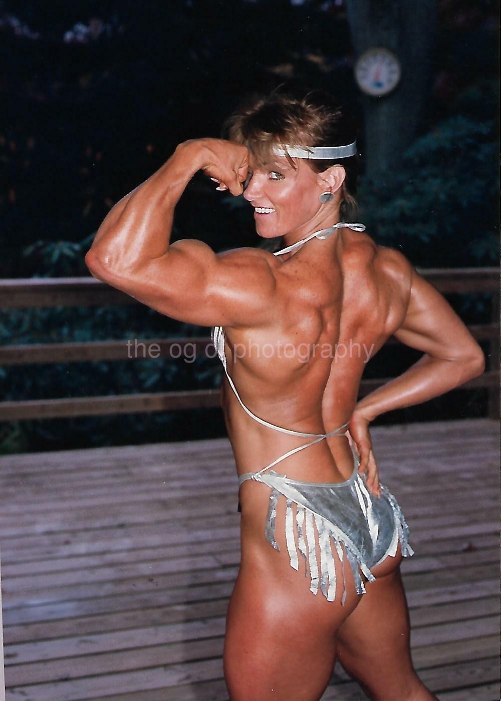 FEMALE BODYBUILDER 80's 90's FOUND Photo Poster painting Color MUSCLE WOMAN 5 X 7 EN 111 8 U