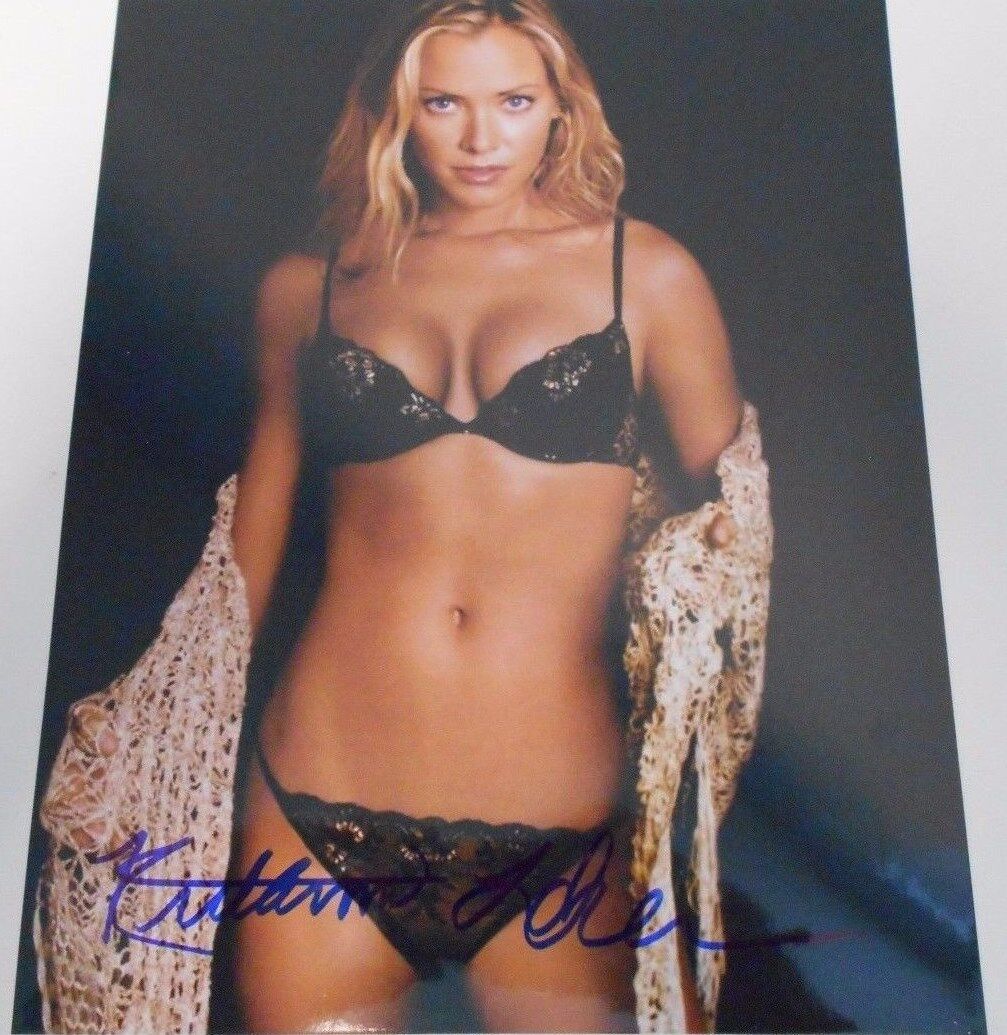 CHRISTINNA LOKEN * ACTRESS - TERMINATOR * HIGH QUALITY 8x10 HAND SIGNED W/COA