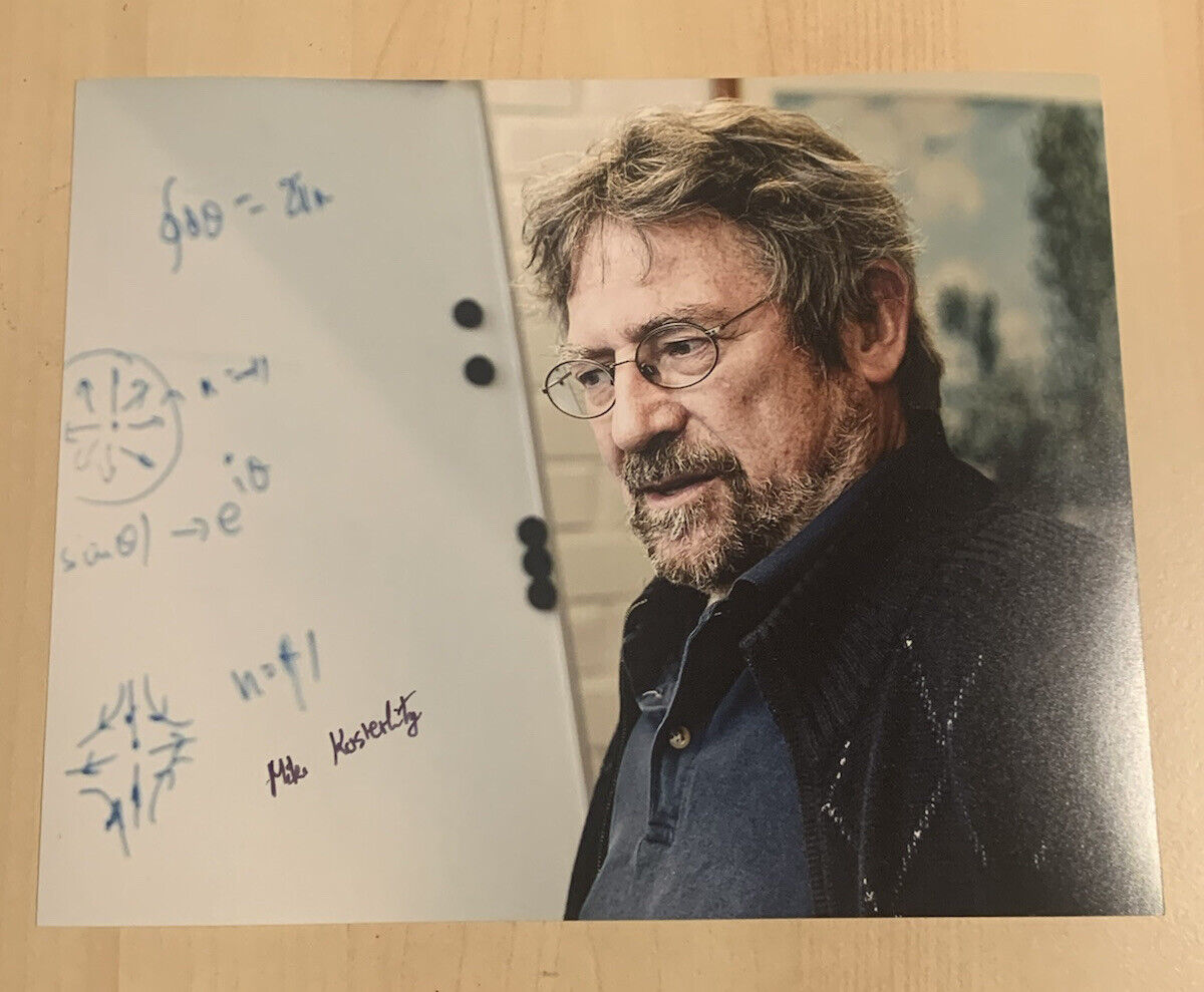 MICHAEL KOSTERLITZ SIGNED AUTOGRAPH 8x10 Photo Poster painting NOBEL PEACE PRIZE SCIENTIST COA