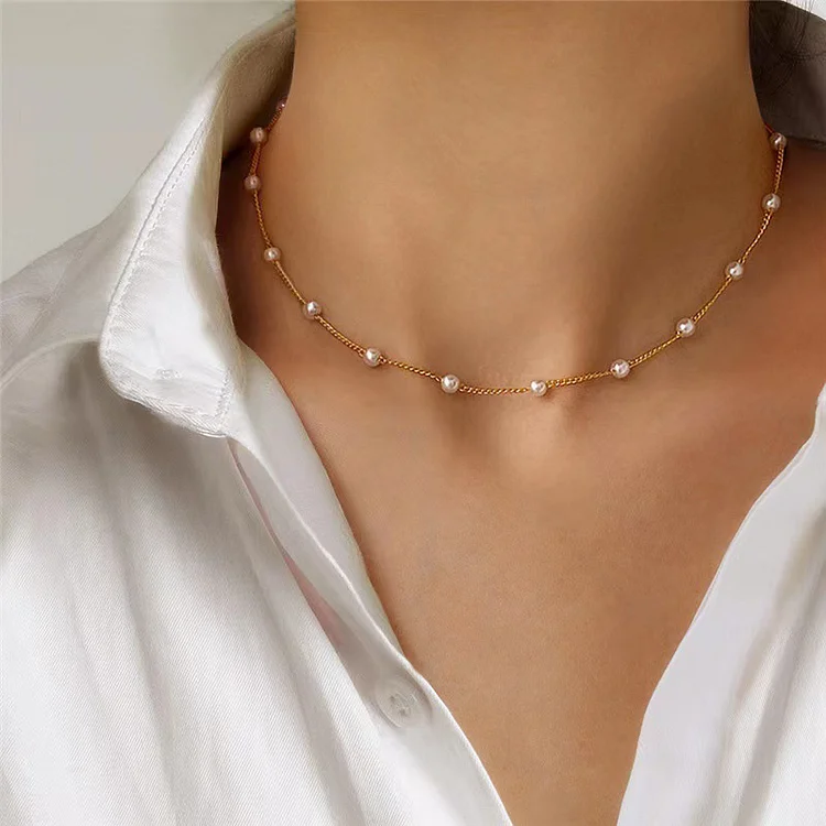 Golden fine pearl necklace