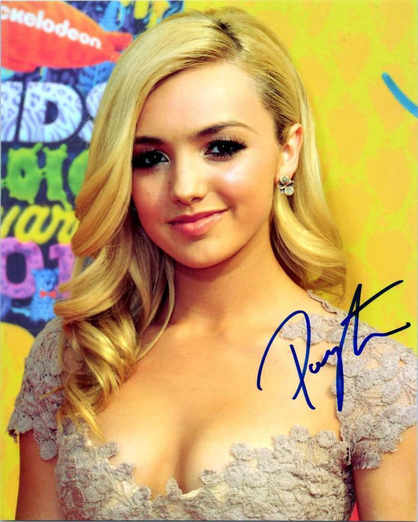 Peyton List signed 8x10 Photo Poster painting Pic autographed Picture with COA