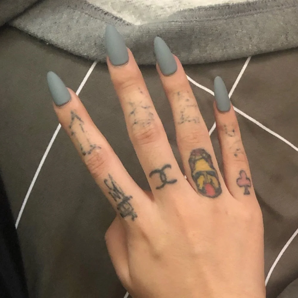 24Pcs Full Cover press on Pointed Head Scrub Fresh Temperament Orange false nails matte Wearable Stiletto Fake Nails with Glue-Nail Inspo