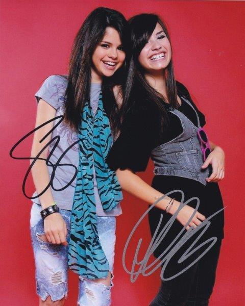 REPRINT - SELENA GOMEZ - DEMI LOVATO Autographed Signed 8 x 10 Photo Poster painting Poster RP