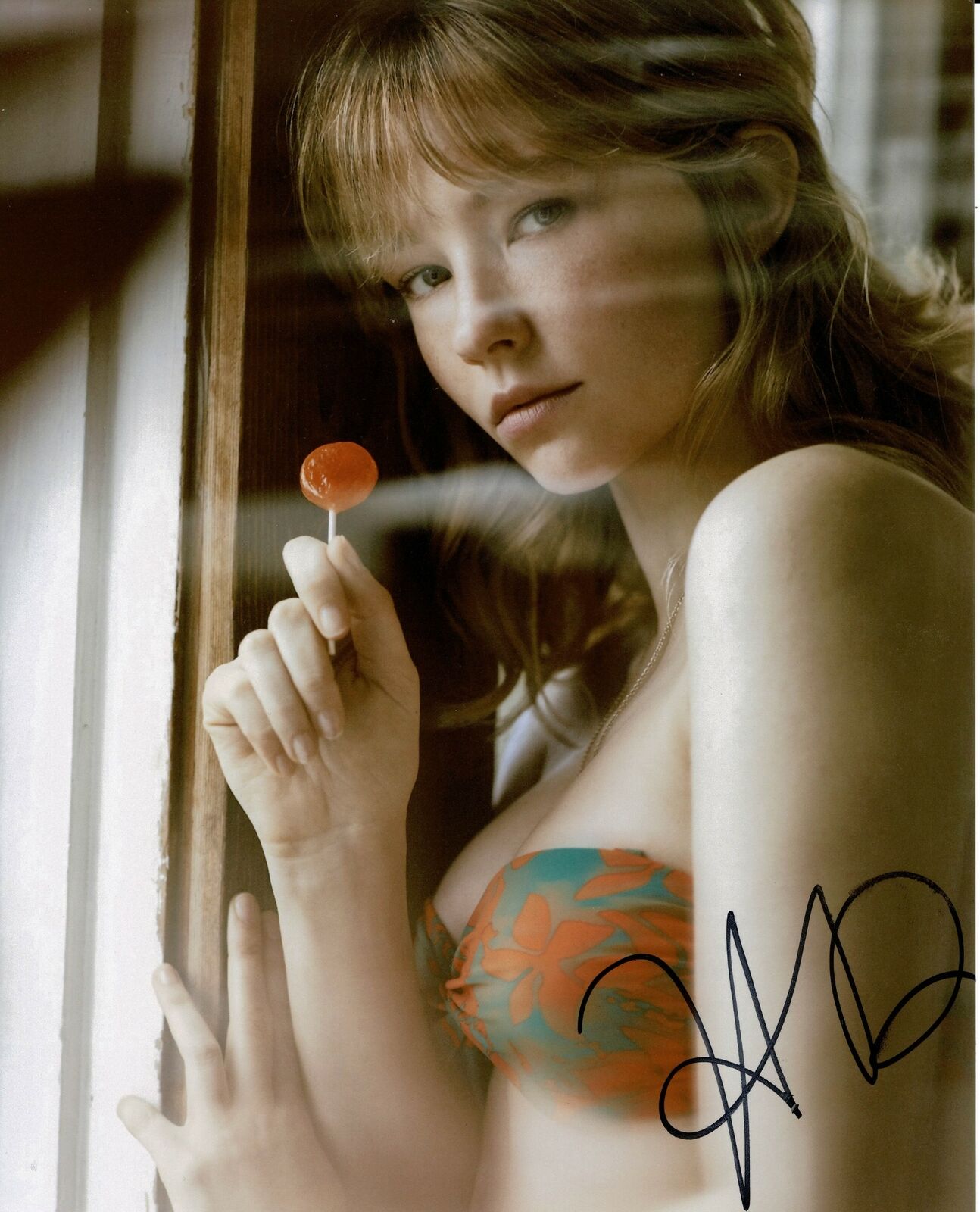 Haley Bennett SIGNED 10X8 Photo Poster painting Genuine Signature AFTAL COA (5554