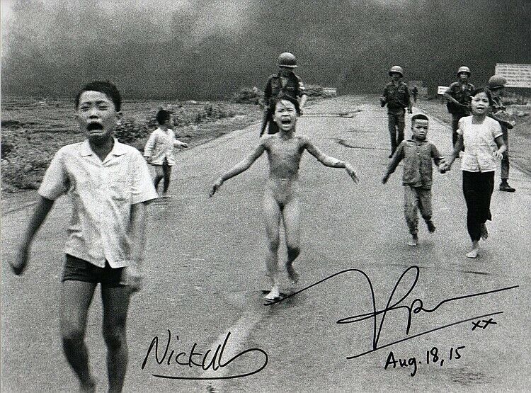 NICK UT / KIM PHUC Signed Photo Poster paintinggraph - Napalm Vietnam girl - preprint