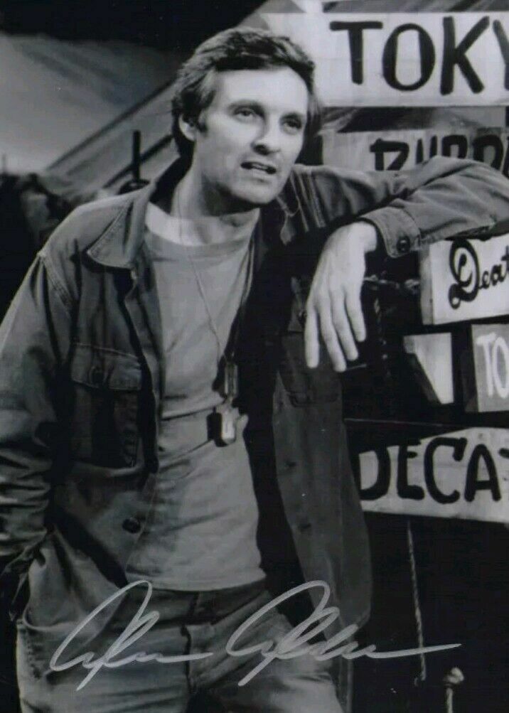 Alan Alda Autographed Signed 8x10 Photo Poster painting ( Mash ) REPRINT