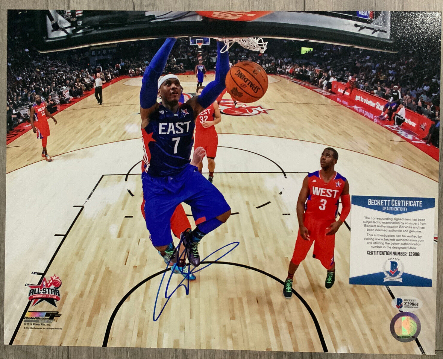 CARMELO ANTHONY BASKETBALL KNICKS SIGNED AUTOGRAPHED 11 X14 Photo Poster painting-BECKETT COA