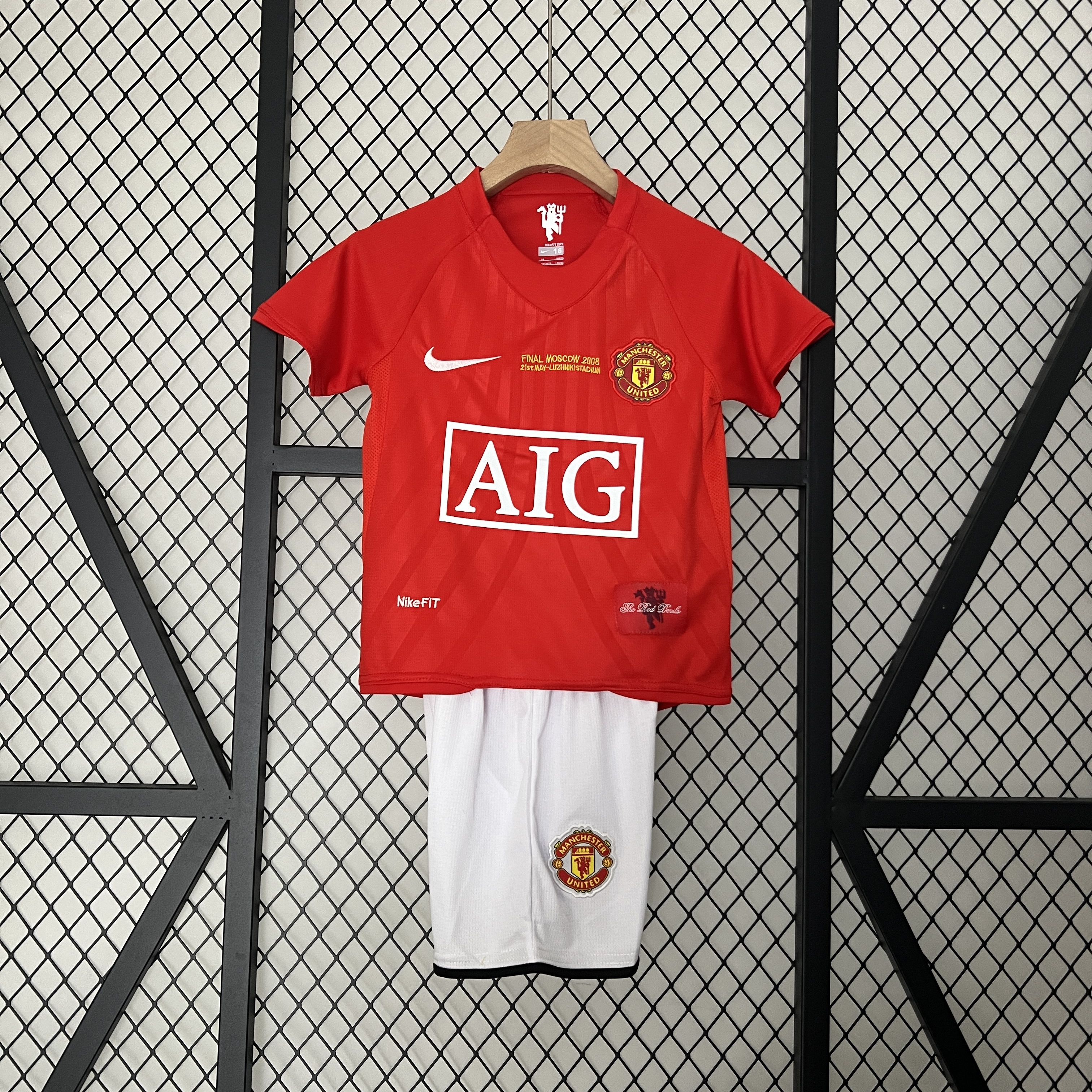 Manchester United Retro 2007-08 Home Stadium Kids Kit