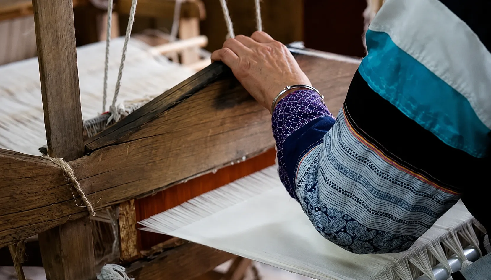 Preparing fabric for handmade batik