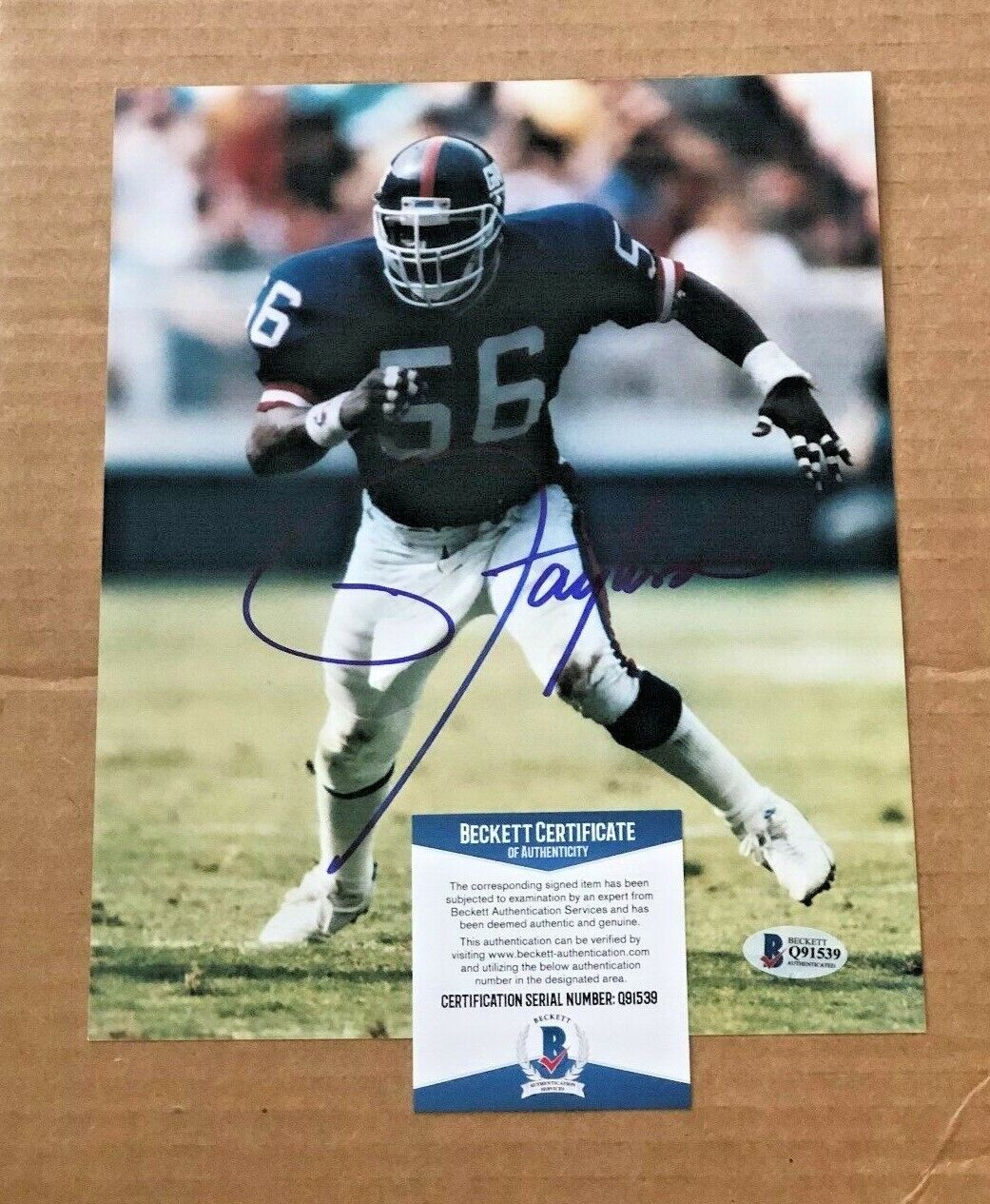 LAWRENCE TAYLOR SIGNED 8X10 NEW YORK GIANTS Photo Poster painting BECKETT CERTIFIED