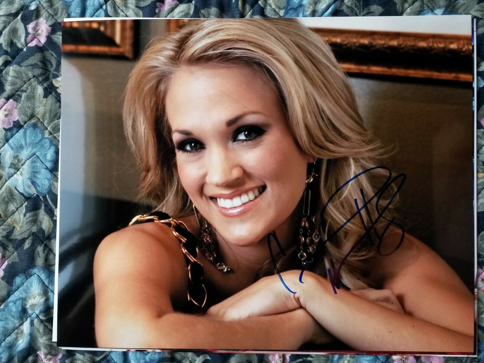 Autographed Carrie Underwood Authentic Signed 8 x 10 Photo Poster painting Very Nice