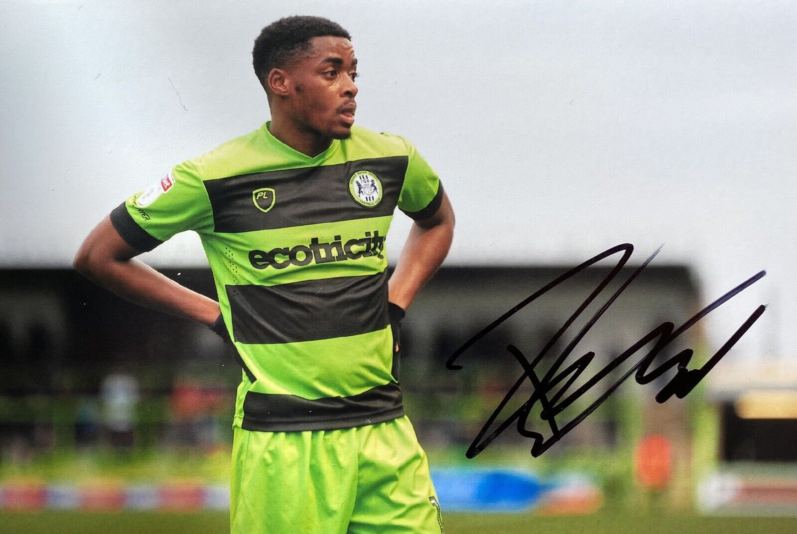 Reece Brown Genuine Hand Signed 6X4 Forest Green Photo Poster painting