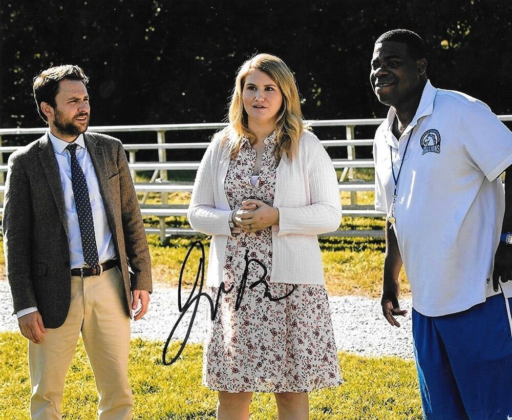 * JILLIAN BELL * signed autographed 8x10 Photo Poster painting * FIST FIGHT * 1