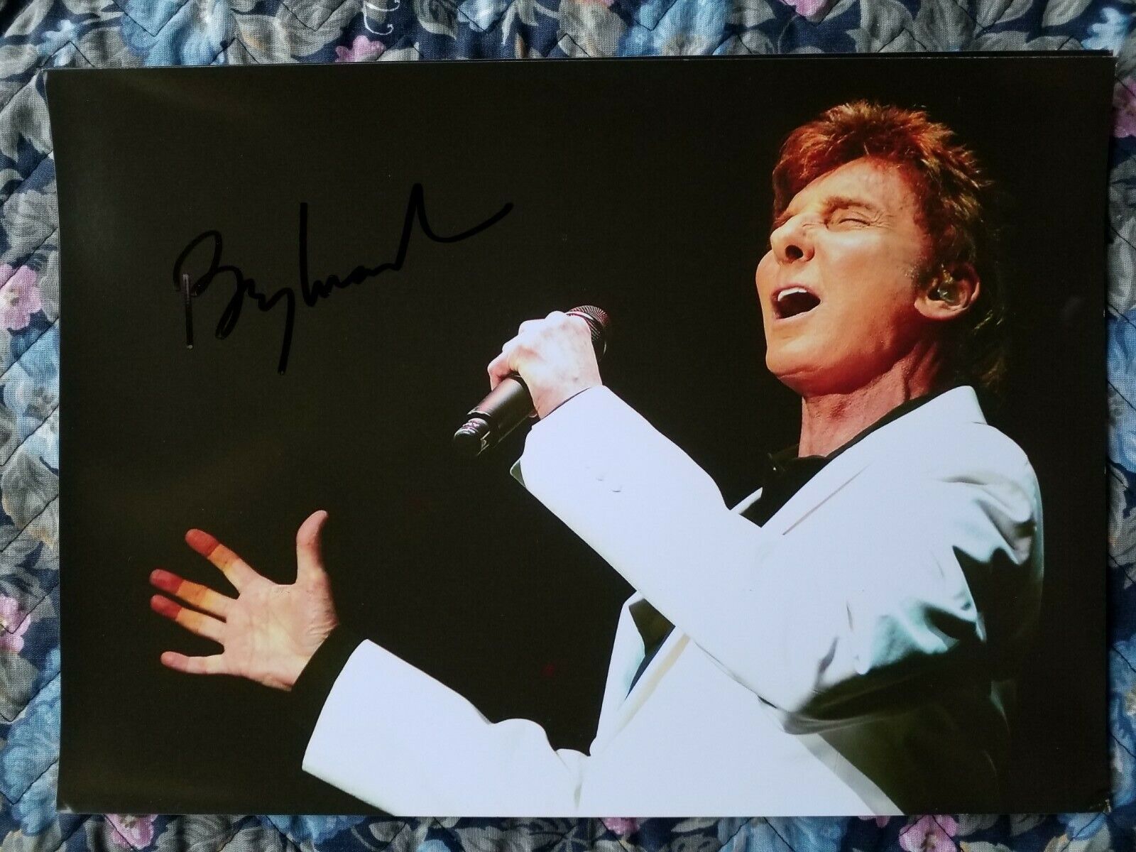 Barry Manilow Authentic Signed 8.2 x 11.7 Photo Poster painting Autographed, Singer, Musician