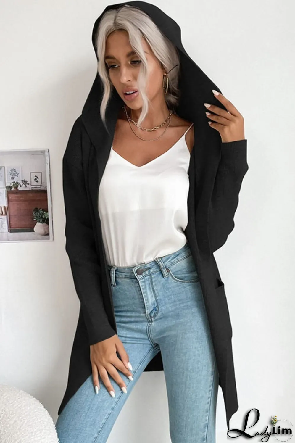 Effortless and Trendy Cardigan