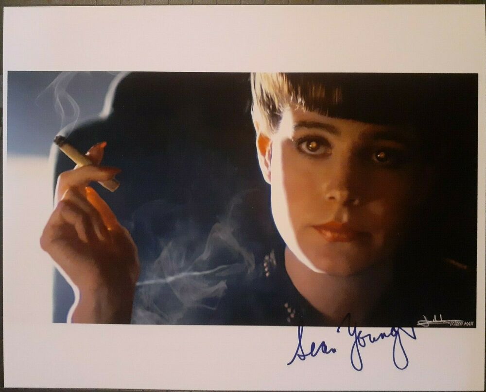 Sean Young signed 8x10