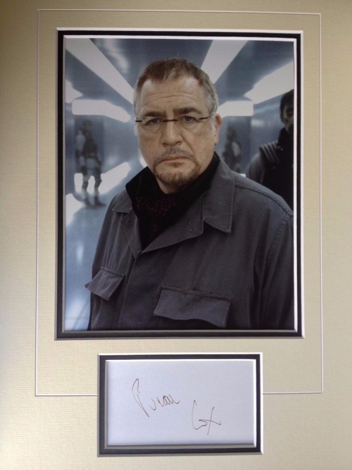 BRIAN COX - POPULAR SCOTTISH ACTOR - EXCELLENT SIGNED COLOUR Photo Poster painting DISPLAY