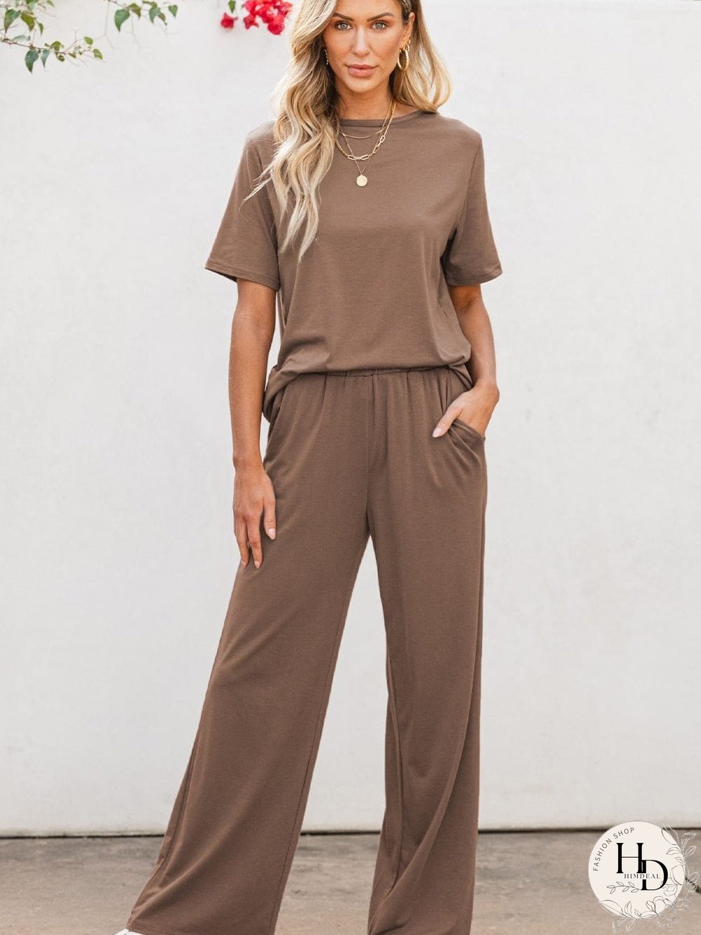 The Perfect Everyday Outfit: Two-Piece Set for Comfort and Style