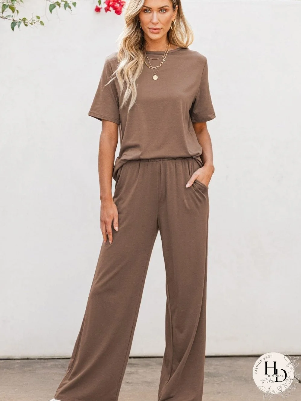 The Perfect Everyday Outfit: Two-Piece Set for Comfort and Style