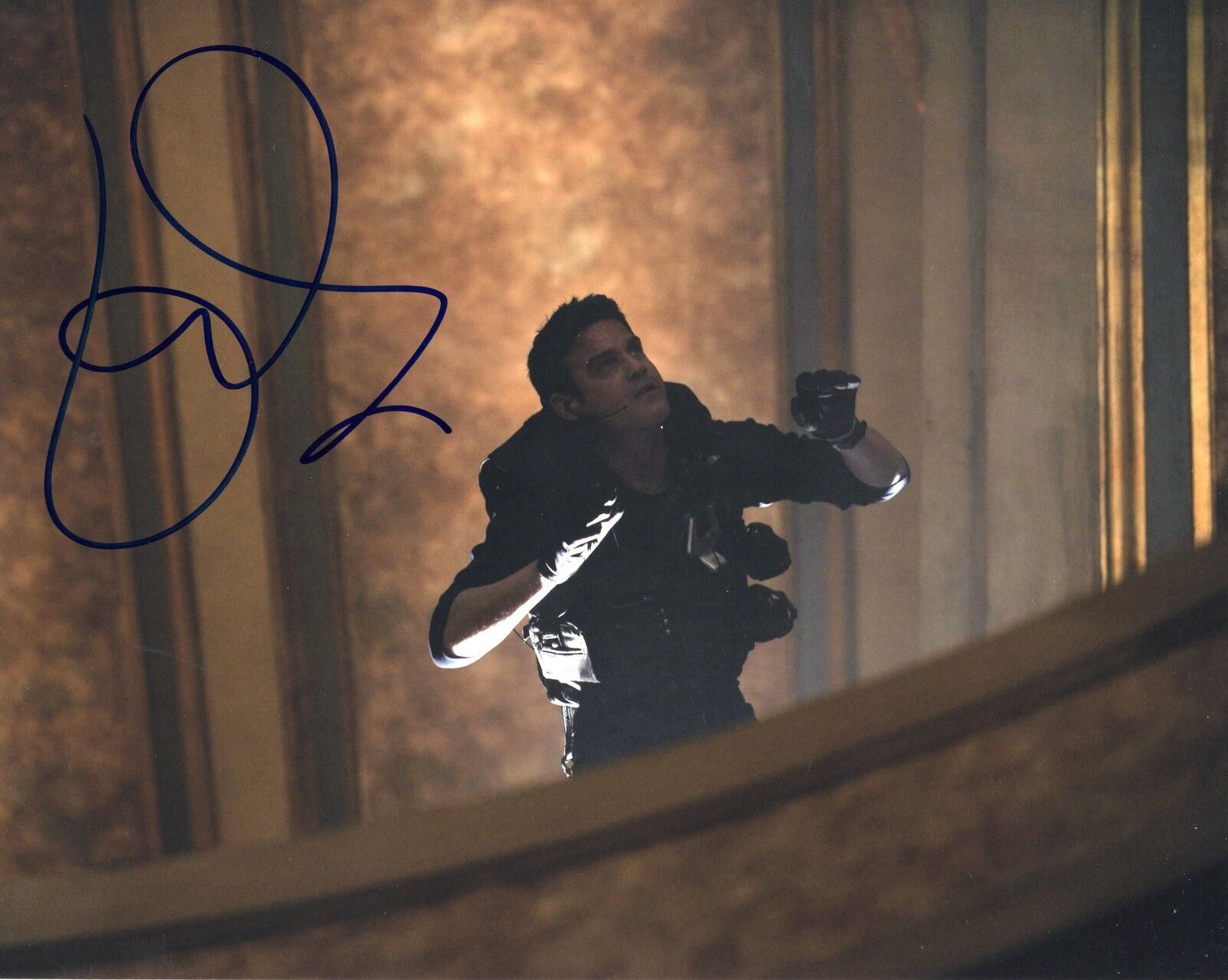 Eddie McClintock Warehouse 13 Pete Lattimer Signed 8x10 Photo Poster painting w/COA #8