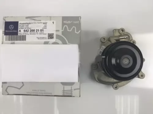 New Mercedes-Benz E Convertible A207 Engine Water Pump A6422002101 Genuine Parts