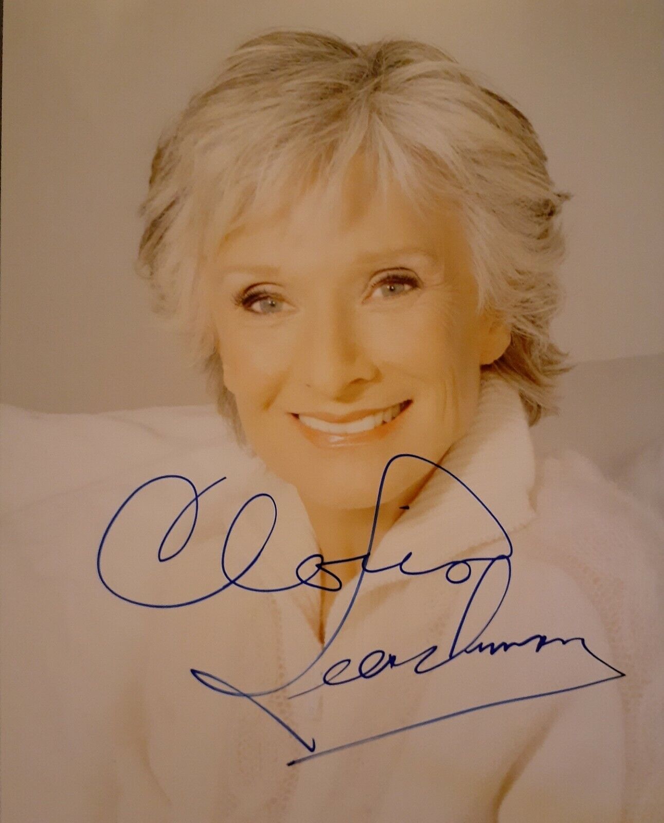 Cloris Leachman signed 8x10