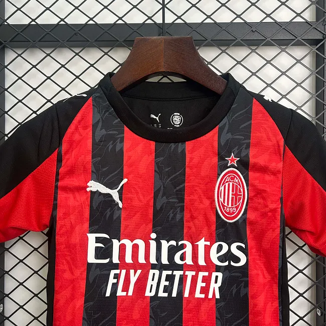 2025/2026 AC Milan Home Football Shirt view 3