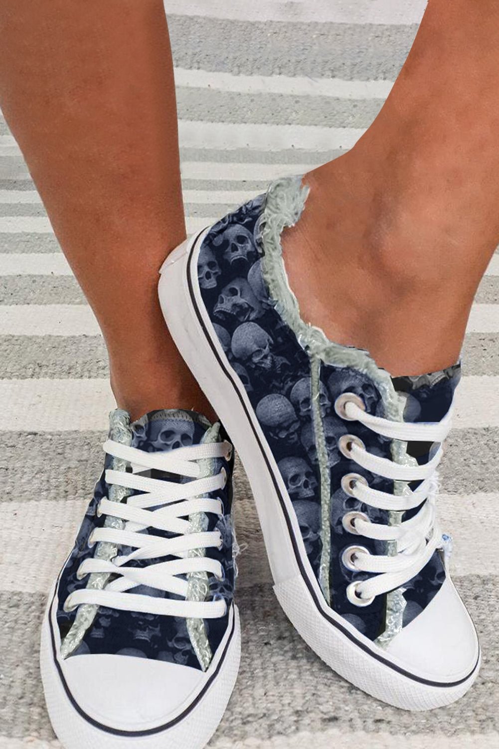 Women'S Sneakers Skull Print Lace-Up Canvas Sneakers