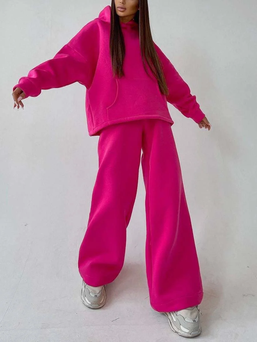 Two-piece suit of solid color hoodie with pockets and sweatpants
